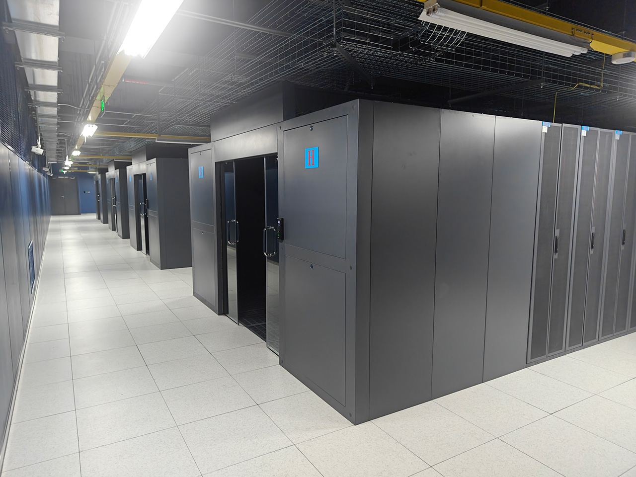 Kelebihan bilik komputer modular